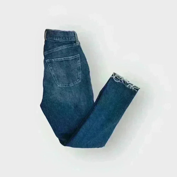 Old Navy Curvy Extra High-Waisted Button-Fly Sky-Hi Straight Ripped Jeans 2 tall - Picture 5 of 8